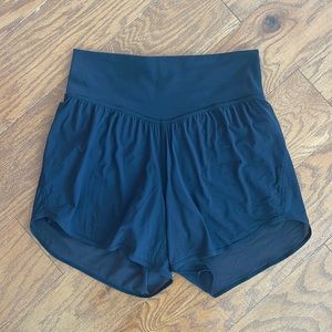 Lululemon nulu and mesh yoga short